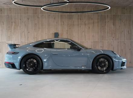 Porsche - 911