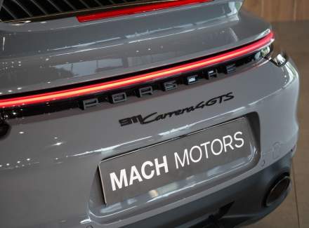 Porsche - 911