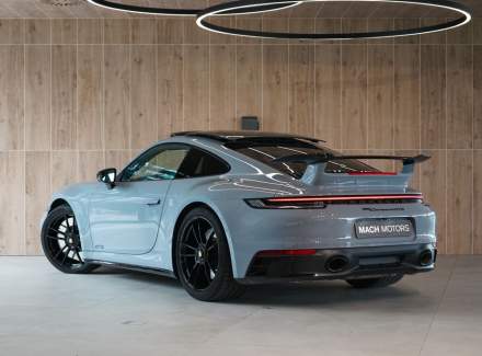 Porsche - 911