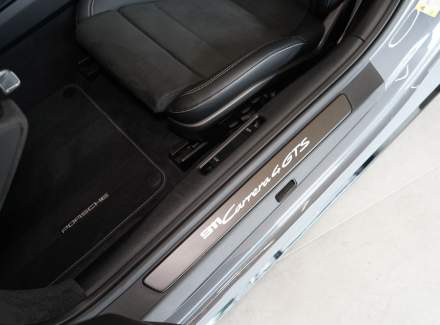Porsche - 911