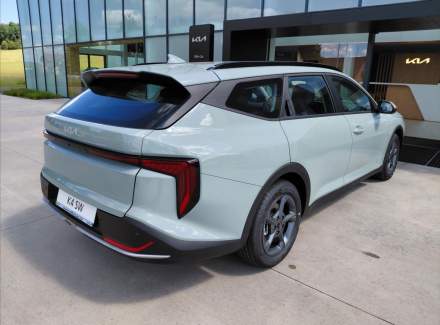 Kia - K4
