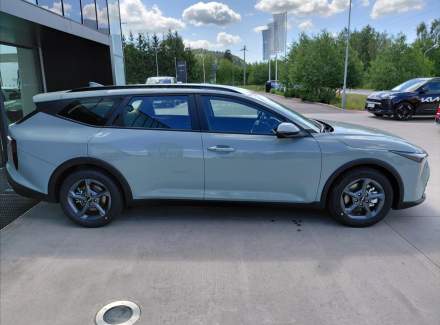 Kia - K4