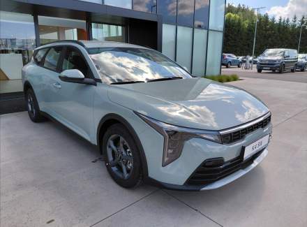 Kia - K4