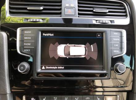 Volkswagen - Golf
