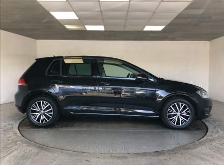 Volkswagen - Golf