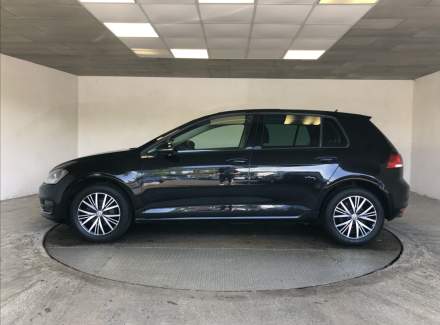 Volkswagen - Golf
