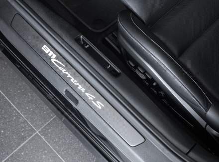 Porsche - 911
