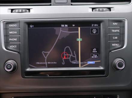 Volkswagen - Golf
