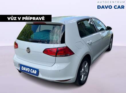 Volkswagen - Golf