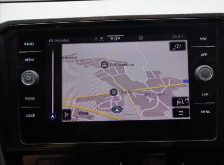 Volkswagen - Passat