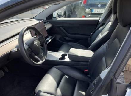 Tesla - Model 3