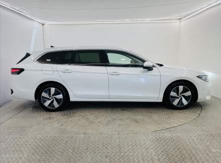 Volkswagen - Passat