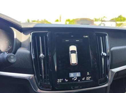 Volvo - V90