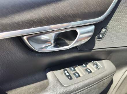 Volvo - V90