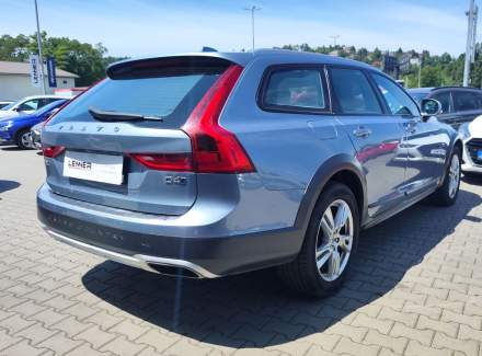 Volvo - V90
