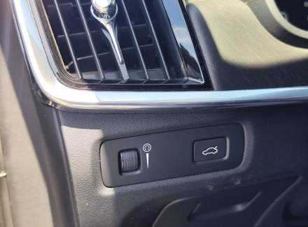 Volvo - V90