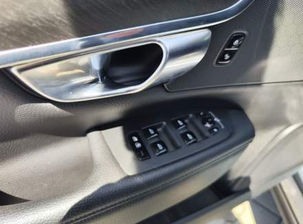 Volvo - V90