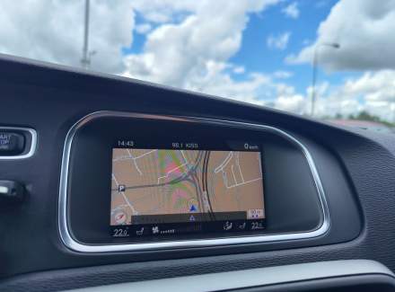 Volvo - V40
