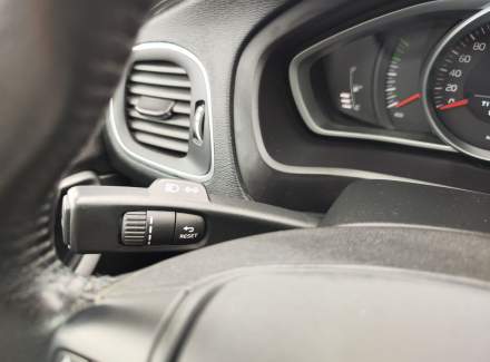 Volvo - V40