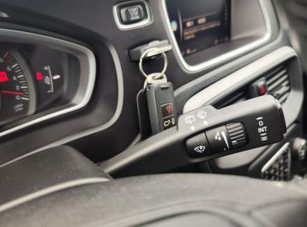 Volvo - V40