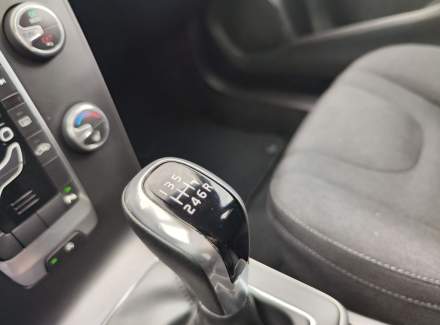 Volvo - V40