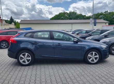 Volvo - V40