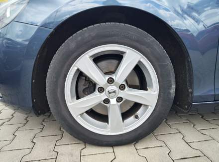 Volvo - V40