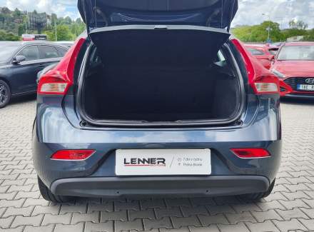 Volvo - V40