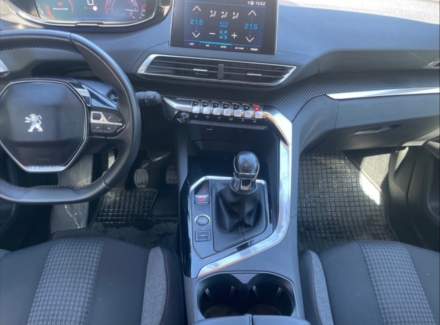 Peugeot - 5008