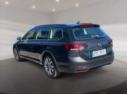 Volkswagen - Passat