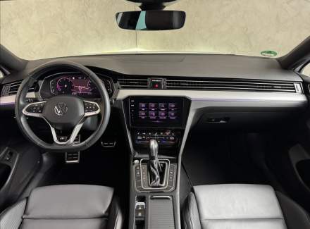 Volkswagen - Passat