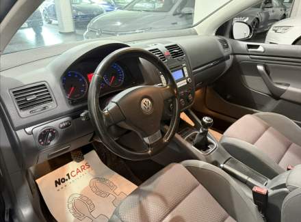Volkswagen - Golf