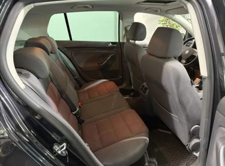 Volkswagen - Golf