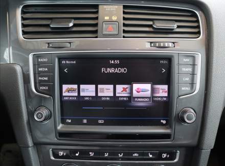 Volkswagen - Golf