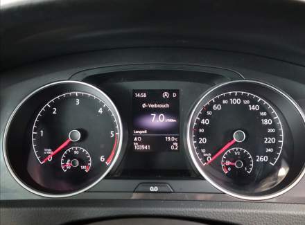 Volkswagen - Golf