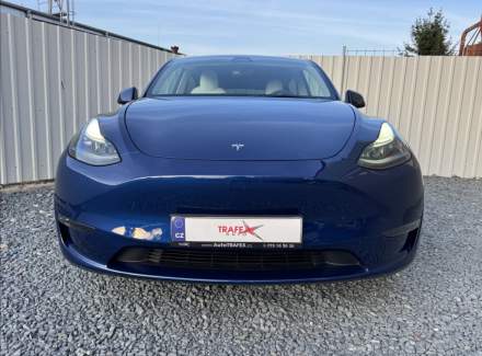Tesla - Model Y