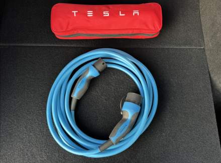 Tesla - Model Y