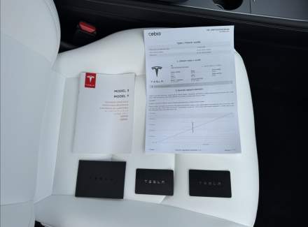 Tesla - Model Y