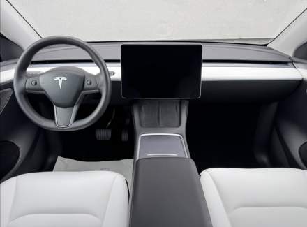 Tesla - Model Y