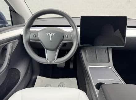 Tesla - Model Y