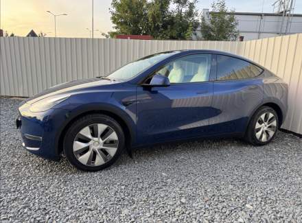 Tesla - Model Y