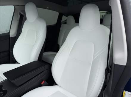 Tesla - Model Y