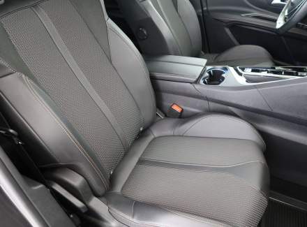 Peugeot - 3008