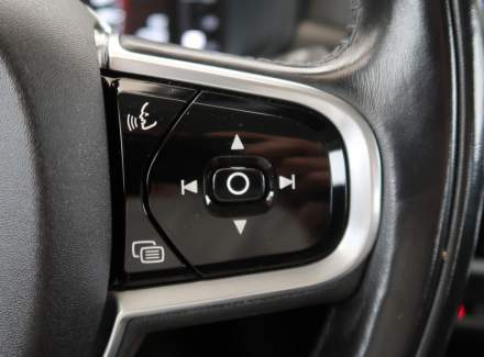 Volvo - V90