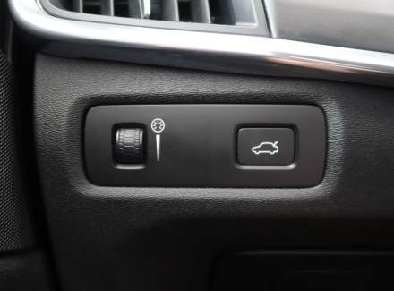 Volvo - V90