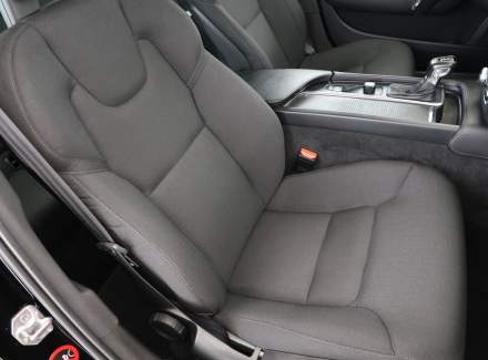 Volvo - V90