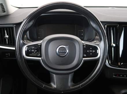 Volvo - V90
