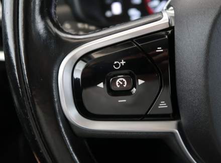 Volvo - V90