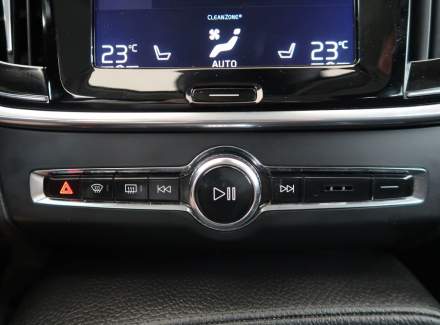 Volvo - V90