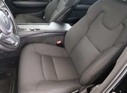 Volvo - V90